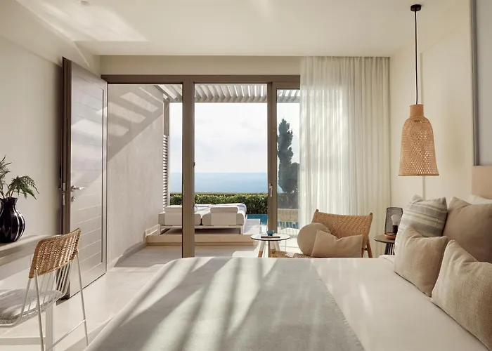 Mare Paphos Rezort 5*