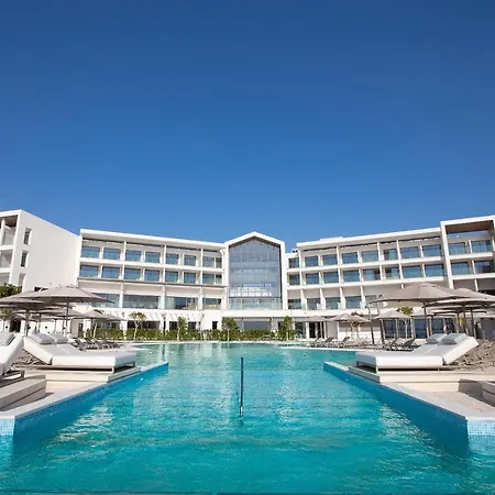 Resort Mare Paphos 5*