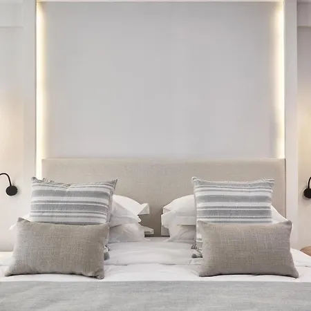 Resort Mare Paphos 5*